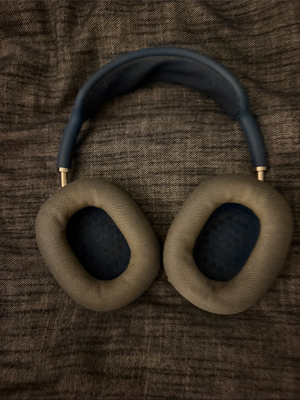 Apple headphones